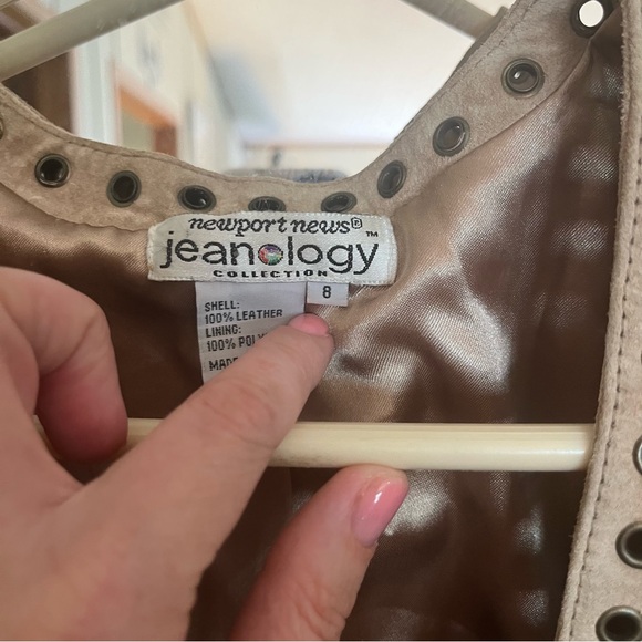 Leather Vintage Floral Studded Vest with fringe - Picture 4 of 5